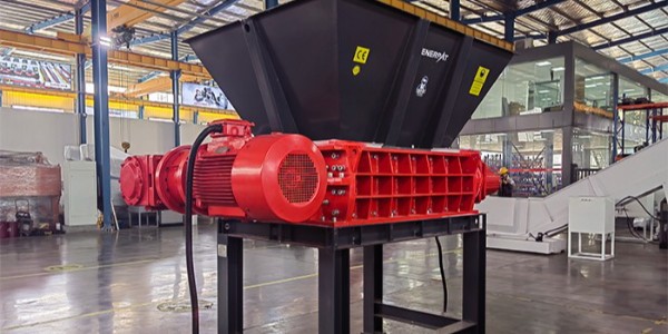 布料破碎機老是卡機為什么？該怎么避免？