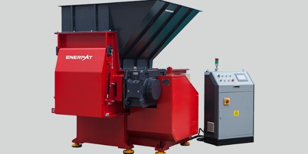 塑料垃圾造成海洋污染怎么辦？恩派特塑料破碎機來幫忙