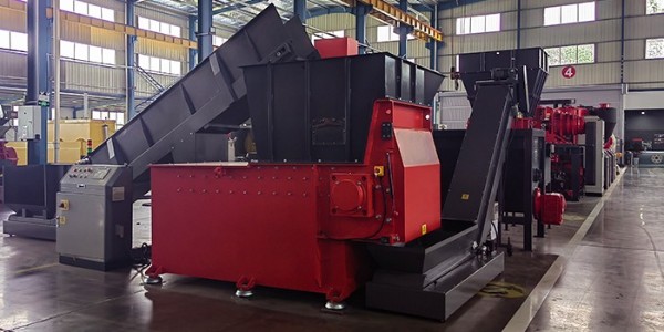 噸包破碎用什么機(jī)器？噸包撕碎機(jī)哪家的好用？