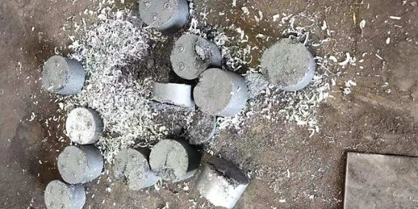 鐵屑壓餅機(jī)壓不成形怎么回事？鐵屑壓餅機(jī)壓餅不成形原因分析