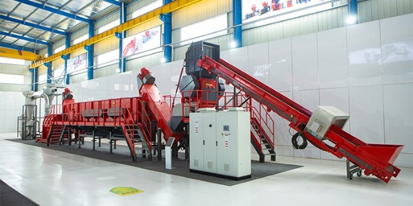 <i style='color:red'>塑料薄膜</i>撕碎機怎么維護保養？<i style='color:red'>塑料薄膜</i>撕碎機保養方法介紹