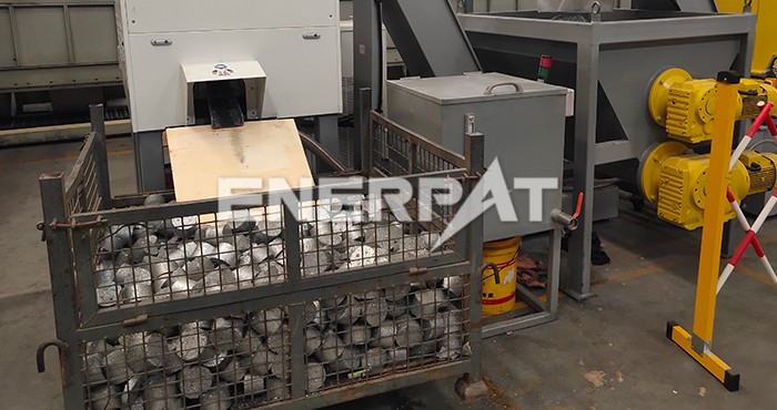 鐵屑?jí)簤K機(jī)